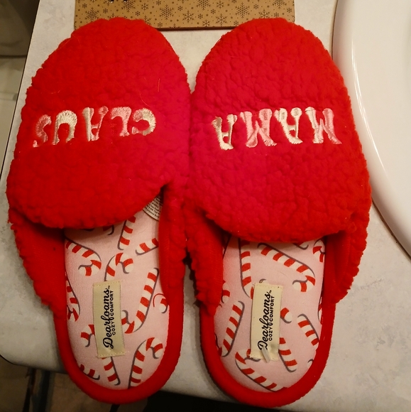 Dearfoams Cozy Red Holiday Slippers - Picture 1 of 3